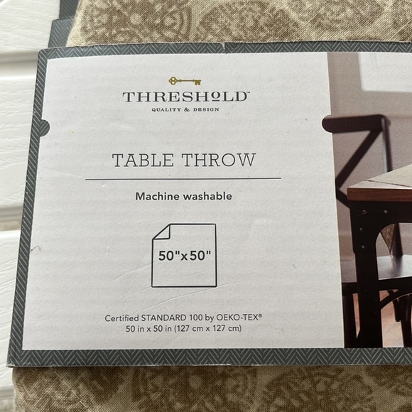 Table Throw - Picture 3 of 5